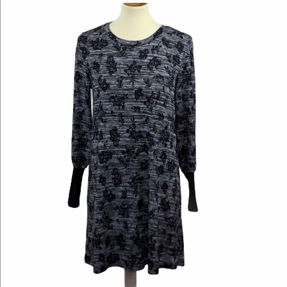 Charming Charlie Dresses & Skirts - Charming Charlie Dress Crewneck Gray Floral Knit M